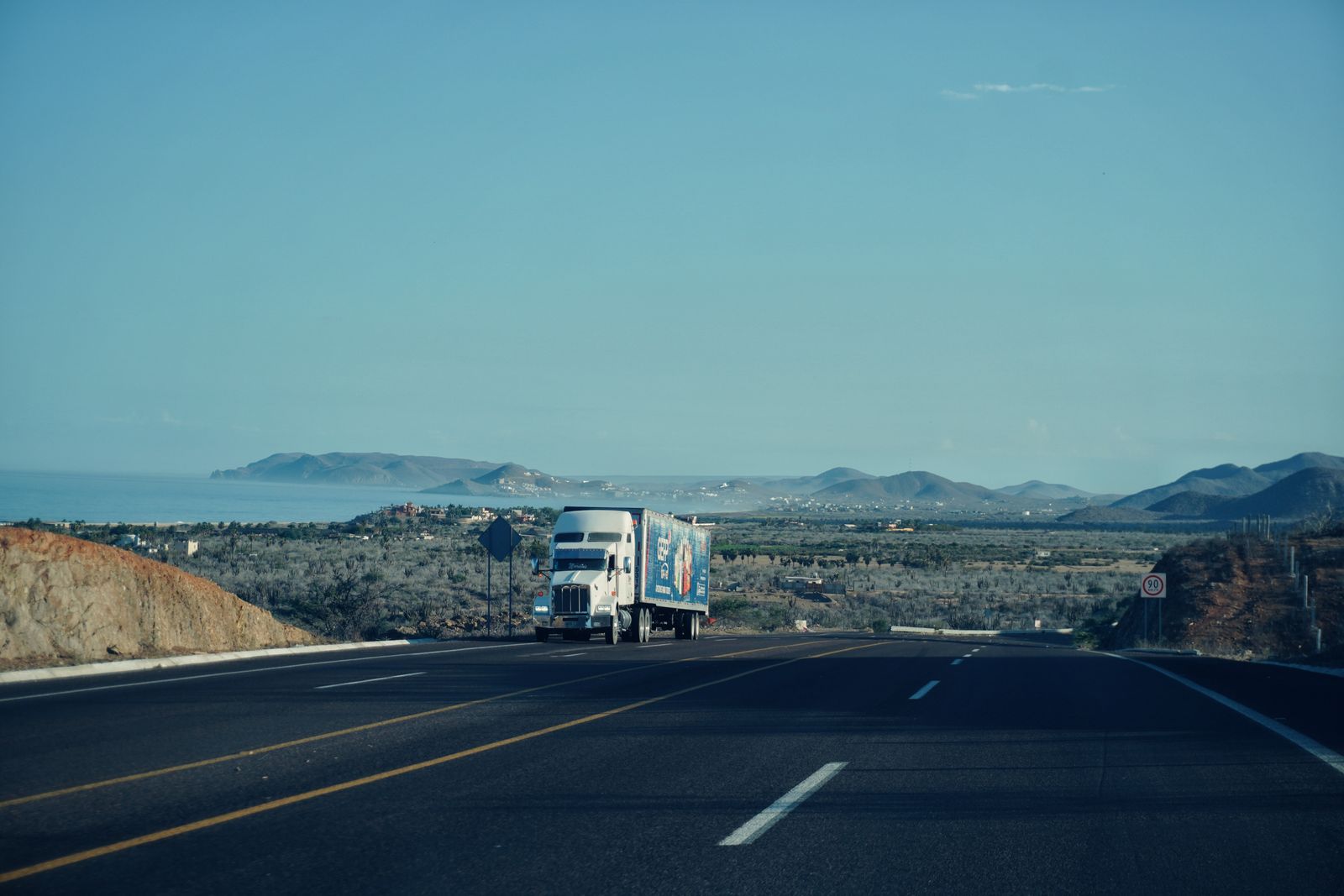 53 ft tractor trailer from the BlueLine fleet